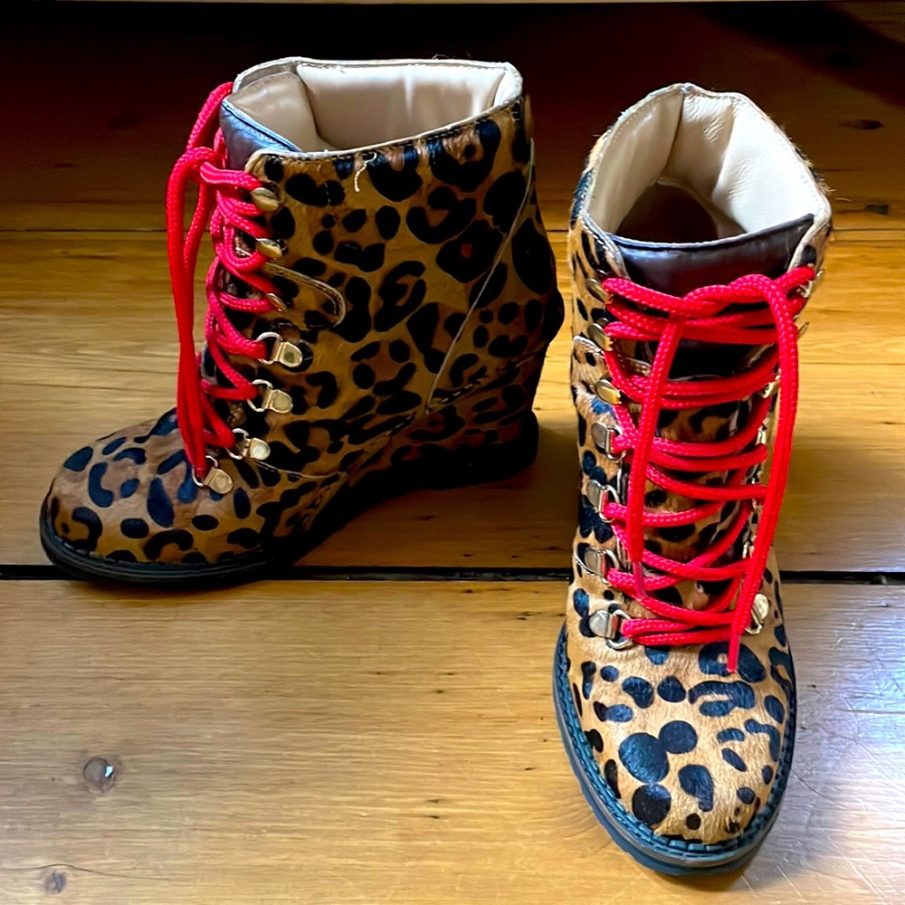Diane von Furstenberg leopard print calf skin boots 🐆